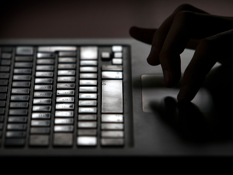  Das Bundesamt für Verfassungsschutz warnt vor der Gefahr, die von den Schadprogrammen «Moonshine» und «BadBazaar» ausgeht. (Archivfoto) - Foto: Karl-Josef Hildenbrand/dpa