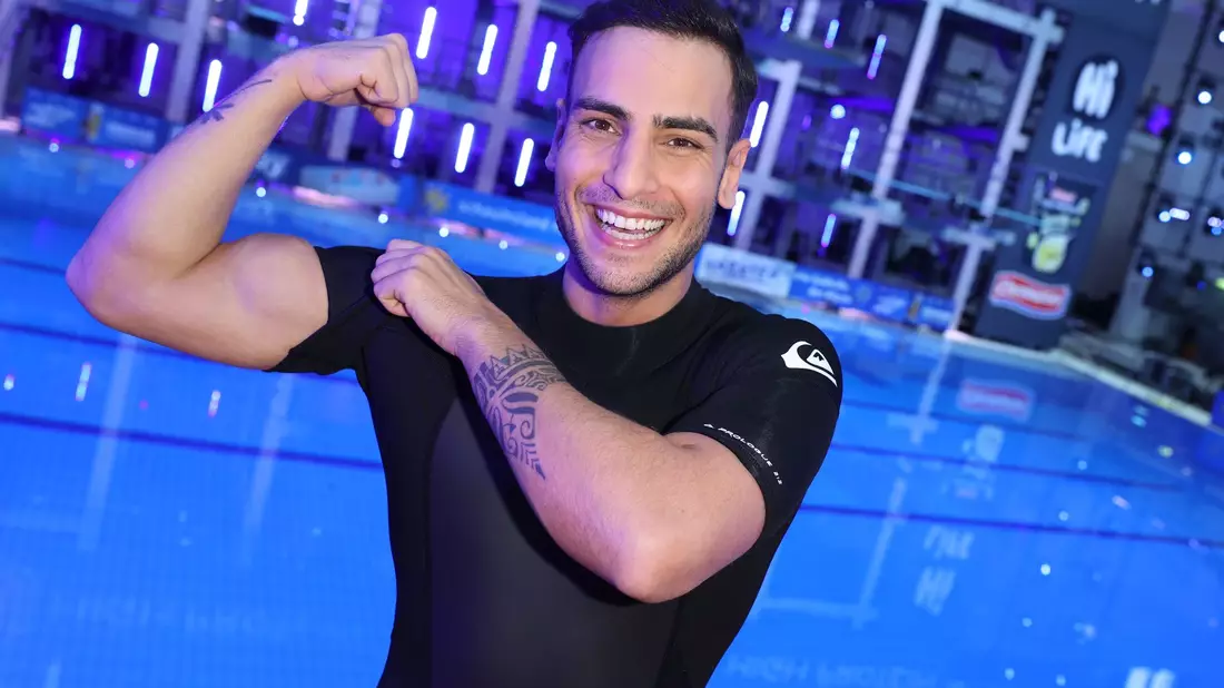 Timur Ülker hier beim «RTL-Turmspringen». Der Schauspieler hat für einen an Blutkrebs erkrankten Patienten Knochenmark gespendet. - Bild: Jörg Carstensen/dpa
