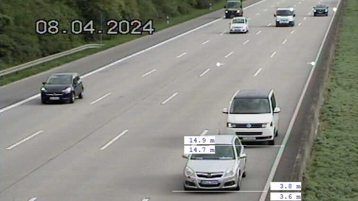 POL-DA: Darmstadt: Polizei kontrolliert Abstand/Weniger als 10 Meter zum Vordermann bei 140 km/h - Foto: presseportal.de