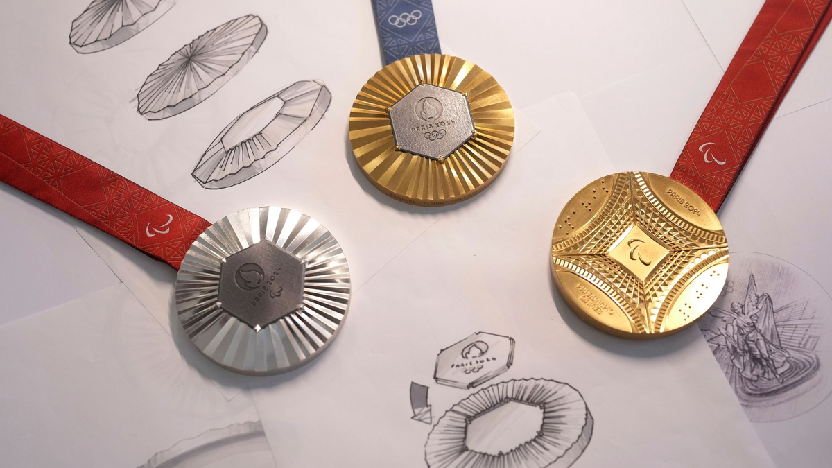 Objekte der Begierde: Medaillen der Spiele in Paris 2024. - Foto: Thibault Camus/AP/dpa/Archiv