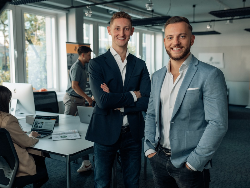 Nachhaltige Mitarbeiterbindung für den Mittelstand - Julian Jehn von der Jehn & Peters GmbH verrät, welche Methoden wirklich sinnvoll sind - Foto: presseportal.de