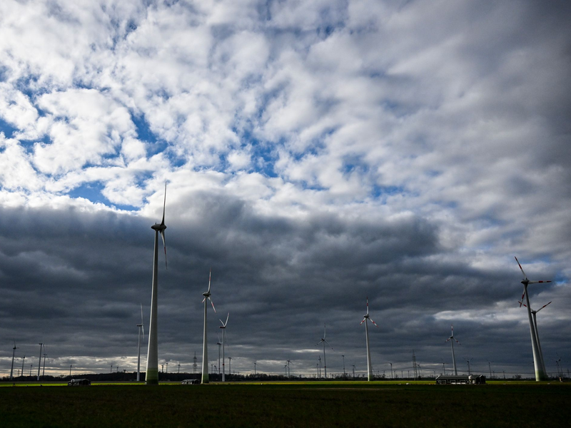 Wechselnde Bewölkung, Schauer und Graupelgewitter: Das Wetter bleibt durchwachsen. - Foto: Jens Kalaene/dpa