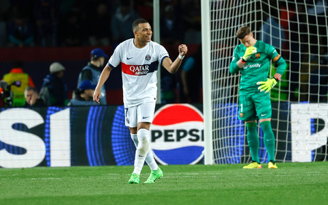 Borussia Dortmund und Paris Saint-Germain trafen bereits in der Gruppenphase aufeinander. - Foto: Joan Monfort/AP/dpa Borussia Dortmund und Paris Saint-Germain trafen bereits in der Gruppenphase aufeinander. - Foto: Joan Monfort/AP/dpa