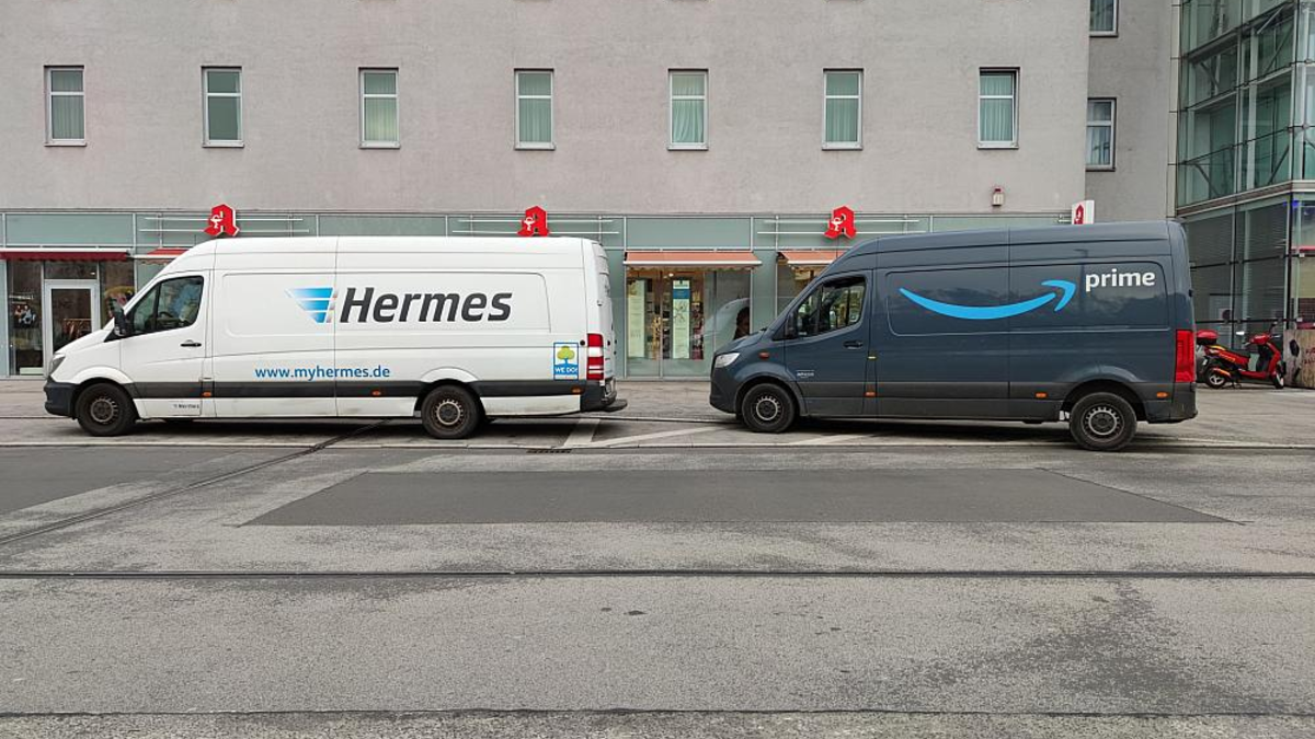 Transporter von Hermes und Amazon Prime (Archiv) - Foto: über dts Nachrichtenagentur