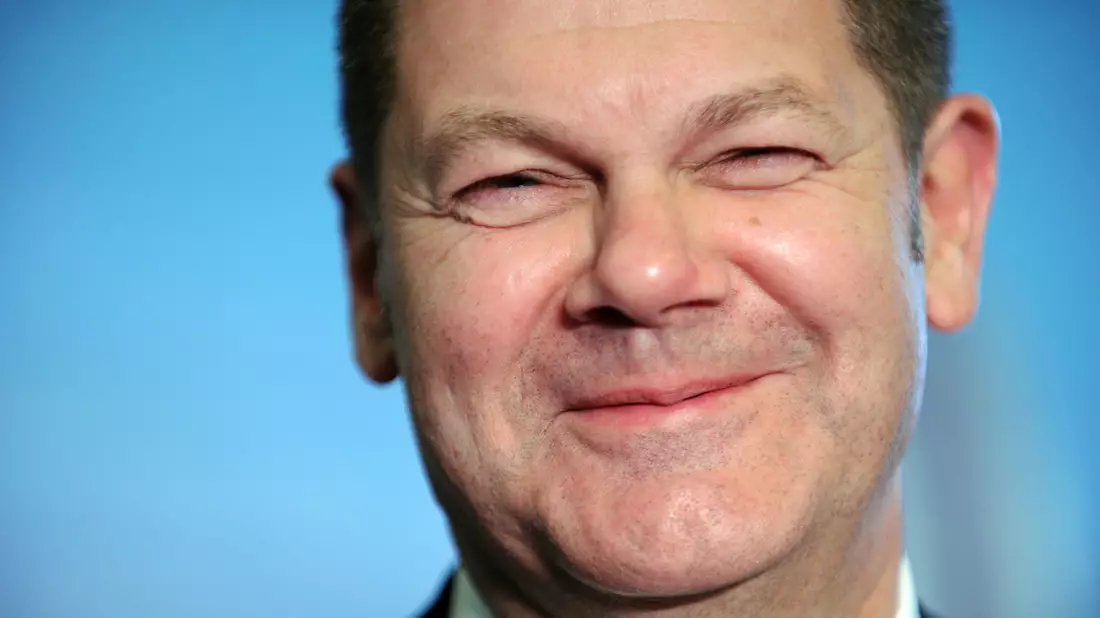 «Wir möchten Sie und Euch als Bürgerinnen und Bürger gut informieren, das ist auch mir ein ganz wichtiges Anliegen»: Olaf Scholz. - Bild: Angelika Warmuth/dpa