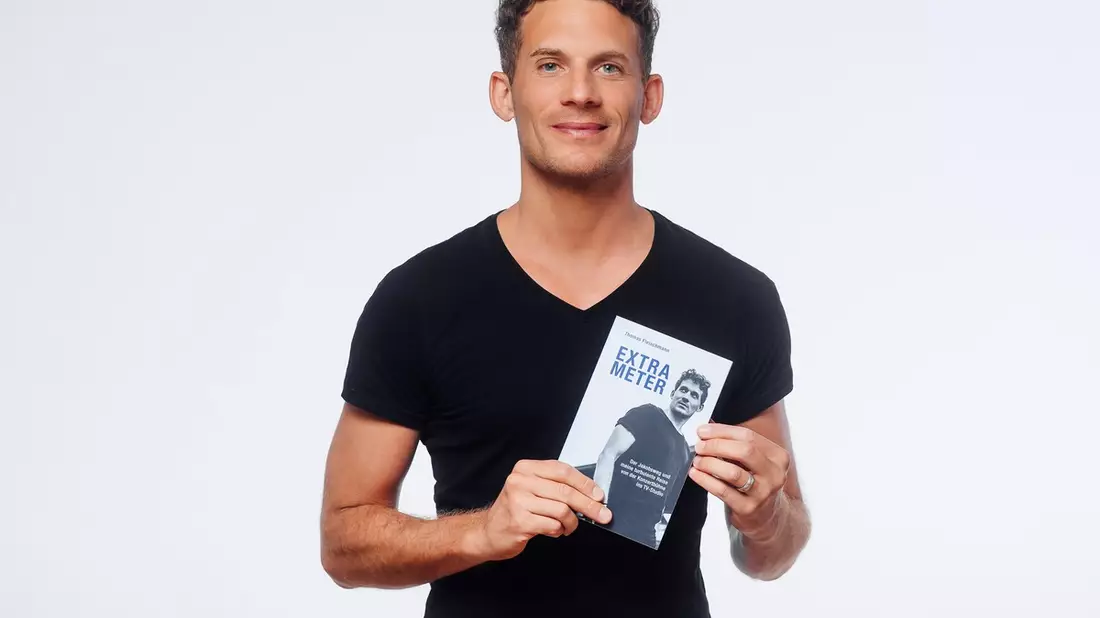 EXTRAMETER: Sky Moderator Thomas Fleischmann präsentiert sein erstes Buch - Bild: presseportal.de