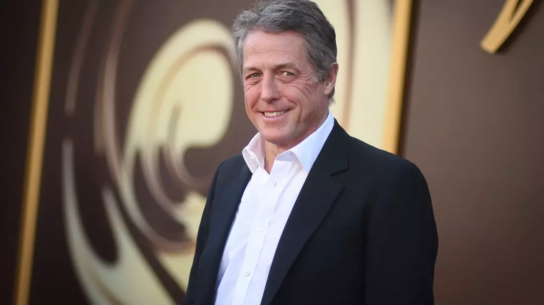 Hugh Grant prangert seit Langem die einst bei britischen Boulevardmedien verbreiteten illegalen Methoden der Informationsbeschaffung an. - Bild: Richard Shotwell/Invision/AP/dpa