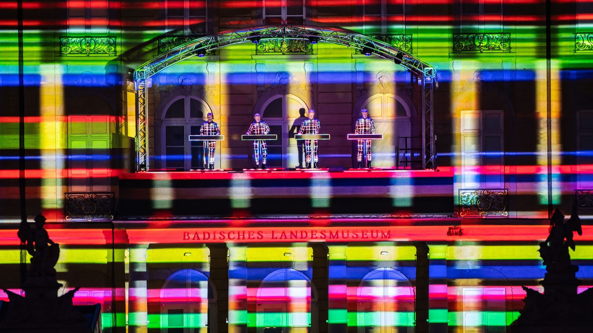 Kraftwerk spielt Mitte September in Dresden das einzige Deutschland-Konzert in diesem Jahr. - Foto: Uli Deck/dpa