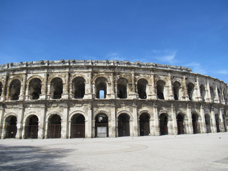 Die südfranzösische Stadt Nîmes ist berühmt für ihr römisches Amphitheater, hat aber noch viel mehr zu bieten - vor allem jetzt mit der Triennale «Contemporaine». - Foto: Sabine Glaubitz/dpa