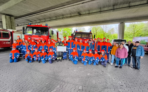 FW-AR: GROSSZÜGIGE SPENDE FÜR DIE JUGENDFEUERWEHR ARNSBERG - Foto: presseportal.de