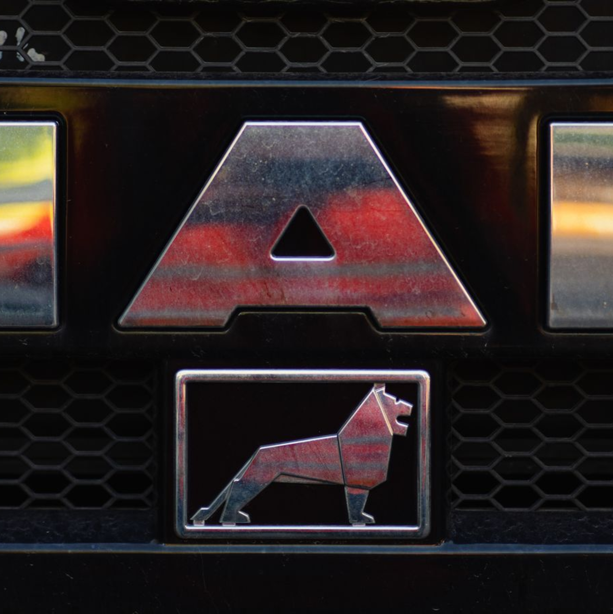 Der Lkw-Hersteller MAN hat Anfang April die Genehmigung zur Erprobung fahrerloser Lastwagen auf der Autobahn erhalten. - Foto: Nicolas Armer/dpa