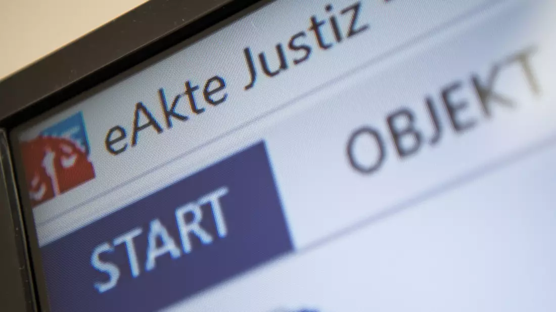 Der Richterbund fordert die Bundesregierung auf, mehr Geld für die Digitalisierung aufzubringen. - Bild: Sebastian Gollnow/dpa