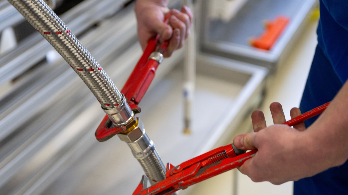 Der Arbeits- und Fachkräftemangel macht Mittelständlern besonders zu schaffen. - Foto: Monika Skolimowska/dpa