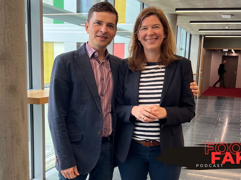 Ernährung neu definiert: Im Podcast Food Fak(t) beleuchtet Stefan Fak mit der parlamentarischen Staatssekretärin für Landwirtschaft und Ernährung, Ophelia Nick, die neue Ernährungsstrategie der Bundesregierung - Foto: presseportal.de