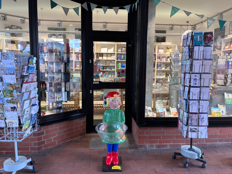 POL-SE: Wahlstedt - Zuvor entwendeter Buchaufsteller wieder da - Polizei hat einen ersten Tatverdacht - Foto: presseportal.de