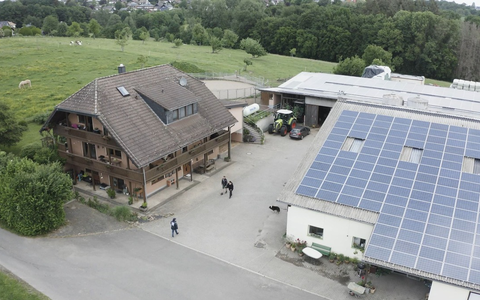 So modern sind unsere Landwirte! Bewerbung zum Tagespraktikum / Bauernhof hautnah erleben beim bundesweiten Aktionstag am 25. Mai - Foto: presseportal.de