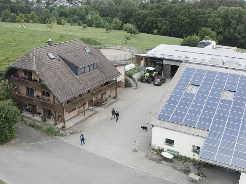So modern sind unsere Landwirte! Bewerbung zum Tagespraktikum / Bauernhof hautnah erleben beim bundesweiten Aktionstag am 25. Mai - Foto: presseportal.de