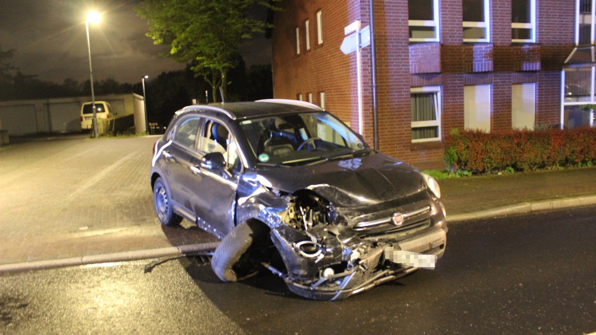 POL-RBK: Bergisch Gladbach - vier Fahrzeuge bei Verkehrsunfall beschädigt - Unfallverursacher flüchtig - Foto: presseportal.de