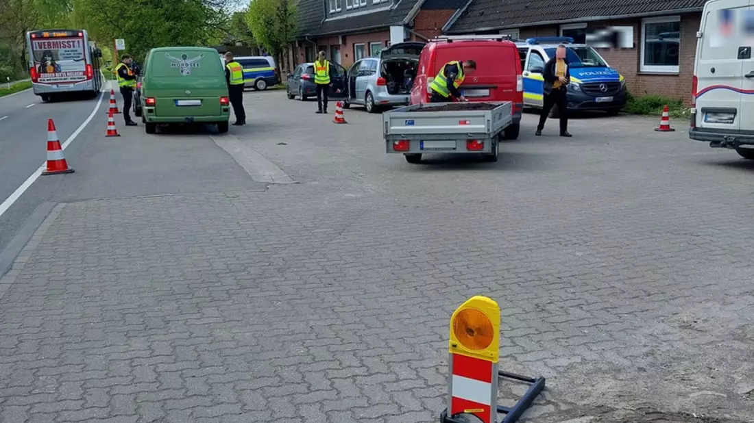 POL-SE: Appen / Tornesch - Polizei führt Verkehrskontrollen durch und stellt diverse Verstöße fest und kündigt weitere Kontrollen an - Bild: presseportal.de