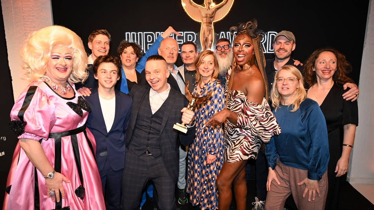 NDR: Jupiter Awards für Bjarne Mädel als Sörensen und für 