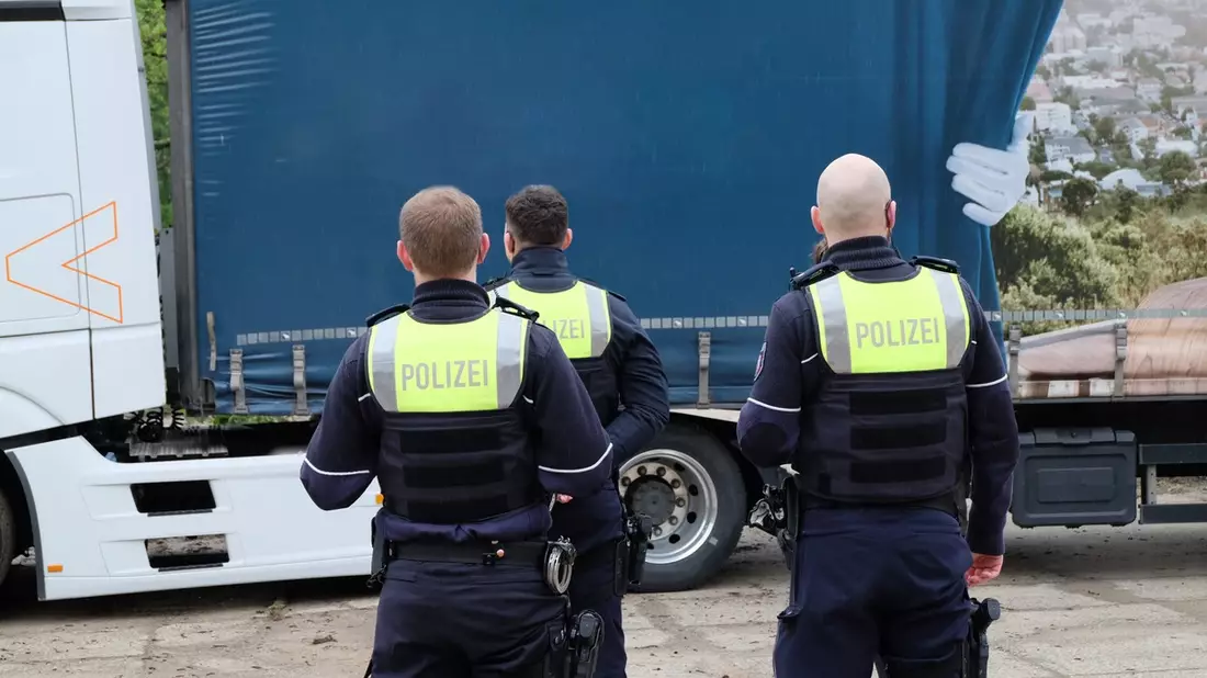 POL-RBK: Rheinisch-Bergischer Kreis - Bilanz zur Kontrollaktion sicher mobil leben - Güterverkehr im Blick - Bild: presseportal.de