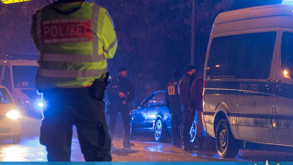 LKA-BW: Gemeinsame Pressemitteilung der Staatsanwaltschaft Stuttgart und des Landeskriminalamts Baden-Württemberg: Gewalttätige Gruppen im Großraum Stuttgart - Weiterer Tatverdächtiger in Haft - Foto: presseportal.de