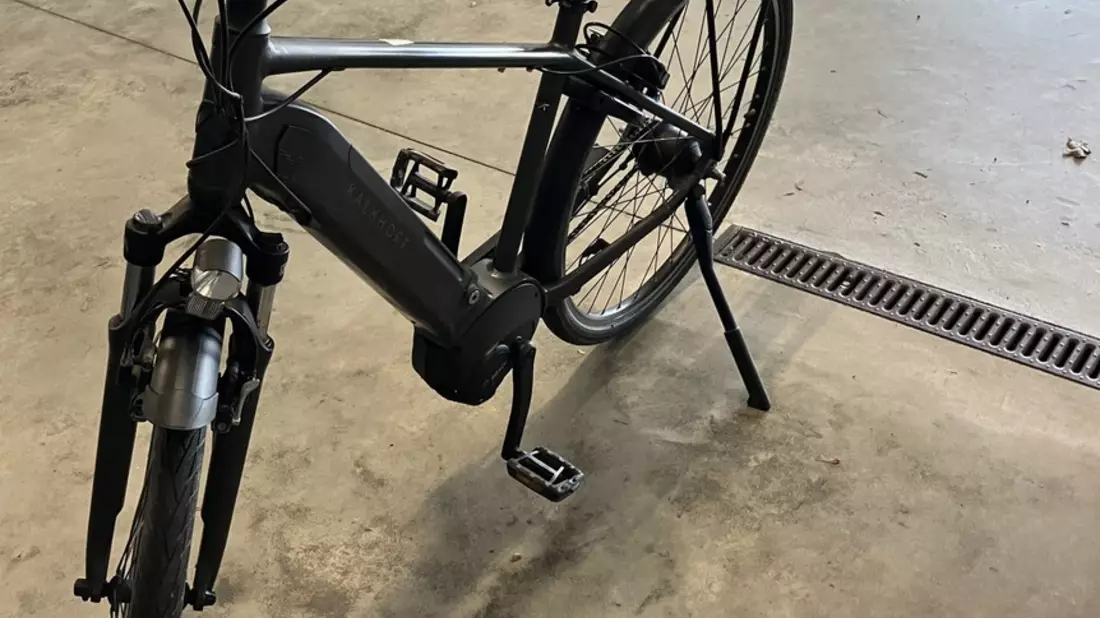 POL-GÖ: (148/2024) In leerstehendem Appartement entdeckt und sichergestellt: Polizei Göttingen sucht Eigentümer von zwei hochwertigen Kalkhoff-E-Bikes - Bild: presseportal.de