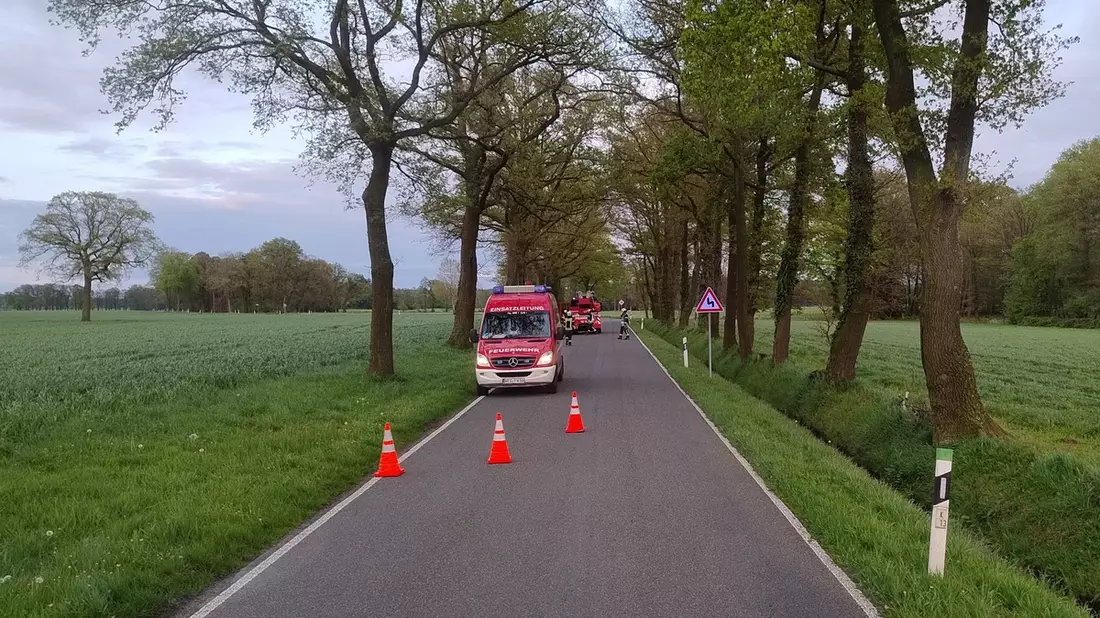 FW-Schermbeck: Sturmschaden Dämmerwalder Strasse - Bild: presseportal.de