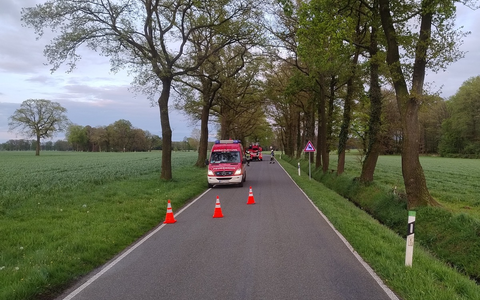 FW-Schermbeck: Sturmschaden Dämmerwalder Strasse - Foto: presseportal.de