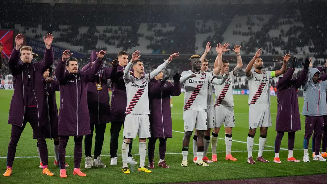 Seit 44 Pflichtspielen ungeschlagen: Leverkusen zieht ins Halbfinale der Europa League ein. - Bild: Kin Cheung/AP