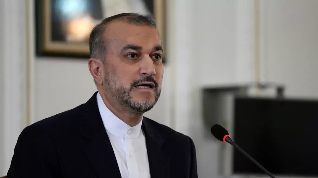 Irans Außenminister Hussein Amirabdollahian warnte Israel mit deutlichen Worten vor einem militärischen Vorgehen gegen sein Land. - Bild: Vahid Salemi/AP/dpa