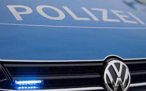 Die Polizei hat bei einer Hausdurchsuchung in Schöntal mehrere Waffen und eine große Anzahl Munition gefunden (Symbolbild). - Foto: Lino Mirgeler/dpa