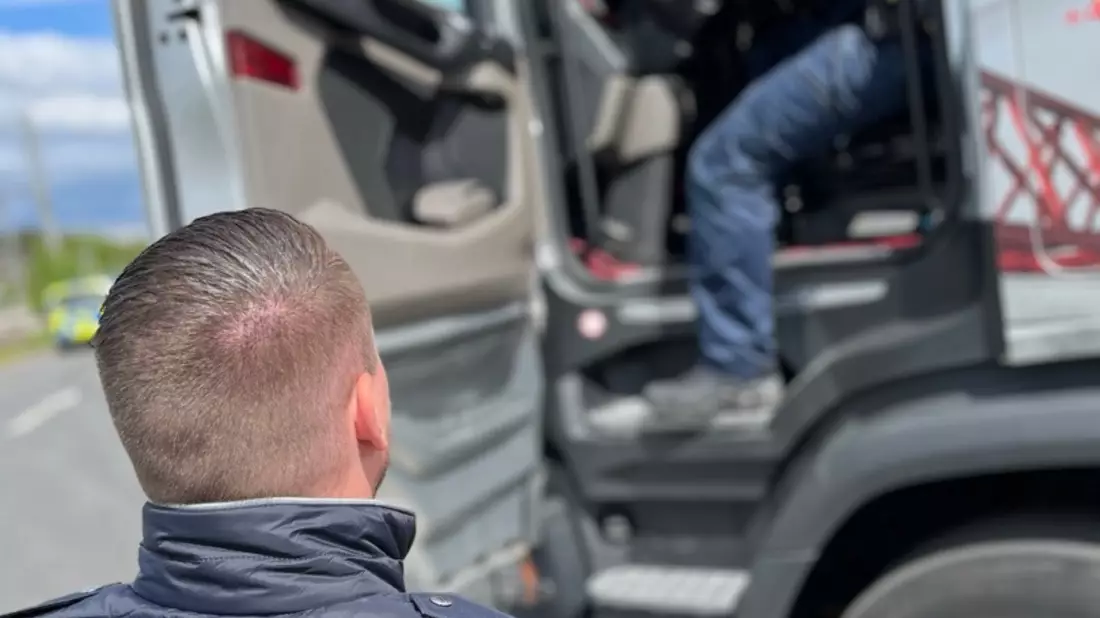 FW-E: Verkehrsunfall auf Parkdeck eines Einkaufszentrums - mehrere verletzte Personen - Bild: presseportal.de