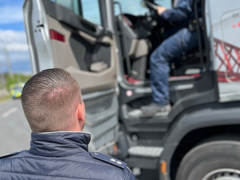 FW-E: Verkehrsunfall auf Parkdeck eines Einkaufszentrums - mehrere verletzte Personen - Foto: presseportal.de