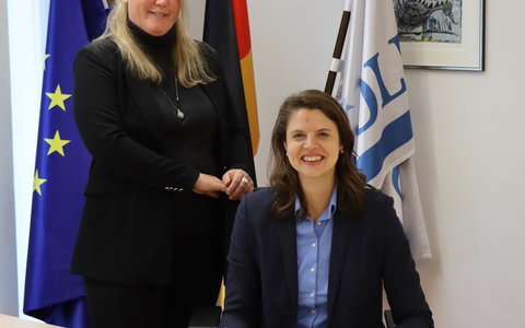 HZA-SW: Gegen Sexismus, sexuelle Belästigung und Mobbing - Hauptzollamt Schweinfurt tritt breitem Bündnis gegen Sexismus bei - Foto: presseportal.de HZA-SW: Gegen Sexismus, sexuelle Belästigung und Mobbing - Hauptzollamt Schweinfurt tritt breitem Bündnis gegen Sexismus bei - Foto: presseportal.de