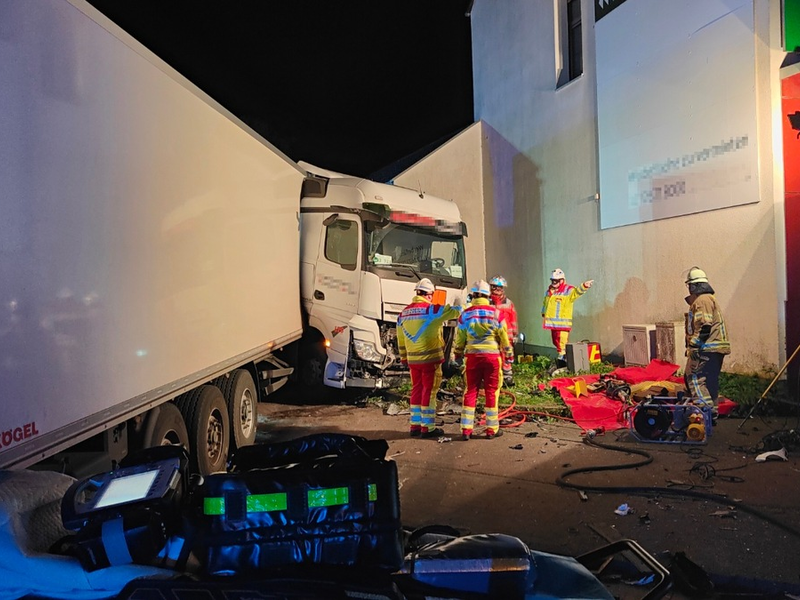 FW-KLE: Schwerer Verkehrsunfall in Kellen - Foto: presseportal.de