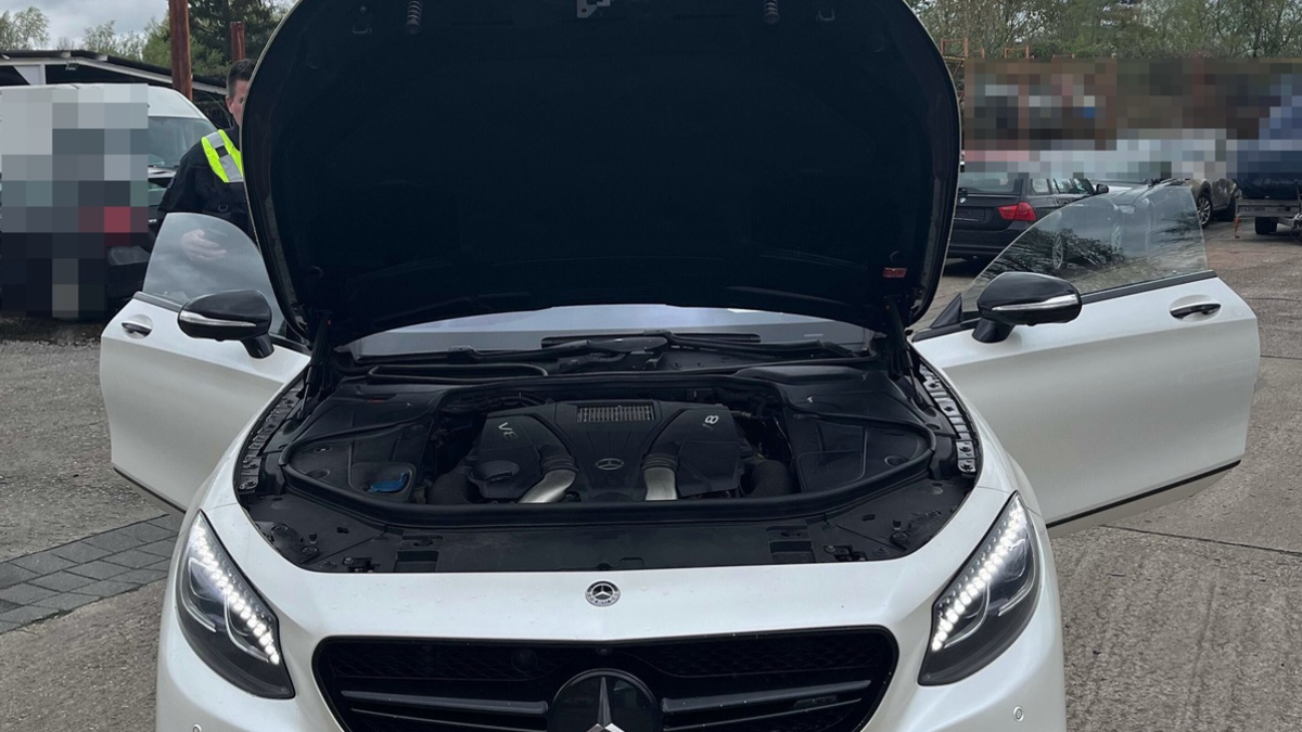 POL-BO: Steuergerät manipuliert: Polizei zieht Pkw aus dem Verkehr - Foto: presseportal.de