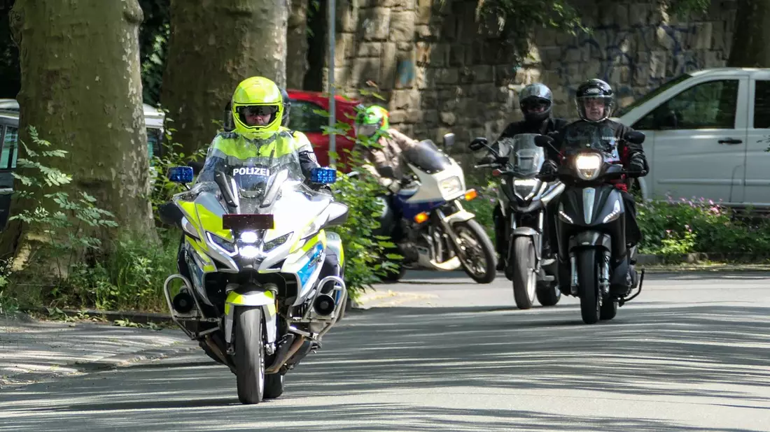 POL-RE: Kreis Recklinghausen/ Bottrop/ Kreis Borken/ Kreis Coesfeld: PoliTour - Biker-Ausfahrt mit der Polizei - Bild: presseportal.de