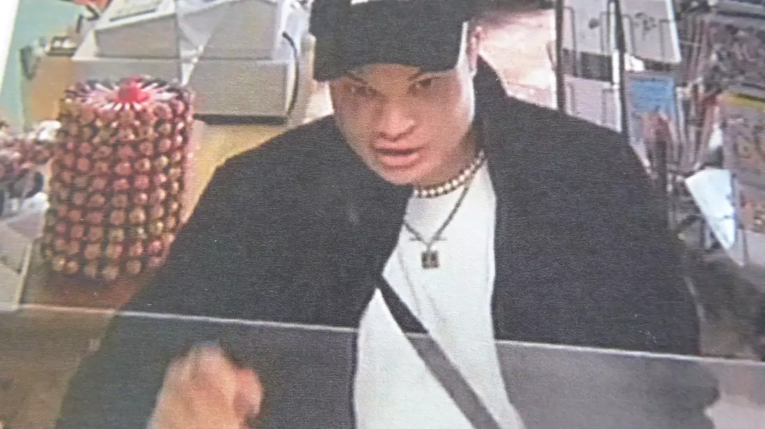 POL-DN: Öffentlichkeitsfahndung nach Urkundenfälschung und Betrug - Bild: presseportal.de
