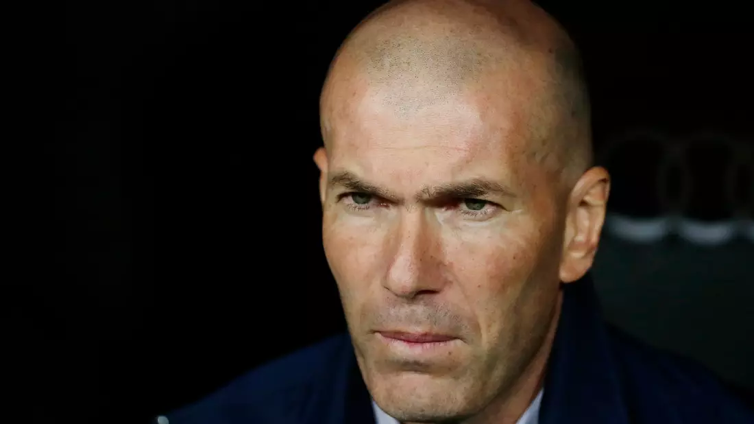 Die französische Fußball-Legende Zinédine Zidane könnte Cheftrainer beim FC Bayern werden. - Bild: Manu Fernandez/AP/dpa