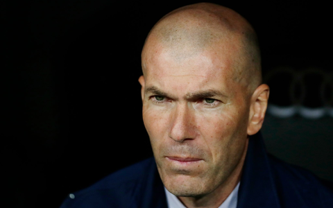 Die französische Fußball-Legende Zinédine Zidane könnte Cheftrainer beim FC Bayern werden. - Foto: Manu Fernandez/AP/dpa