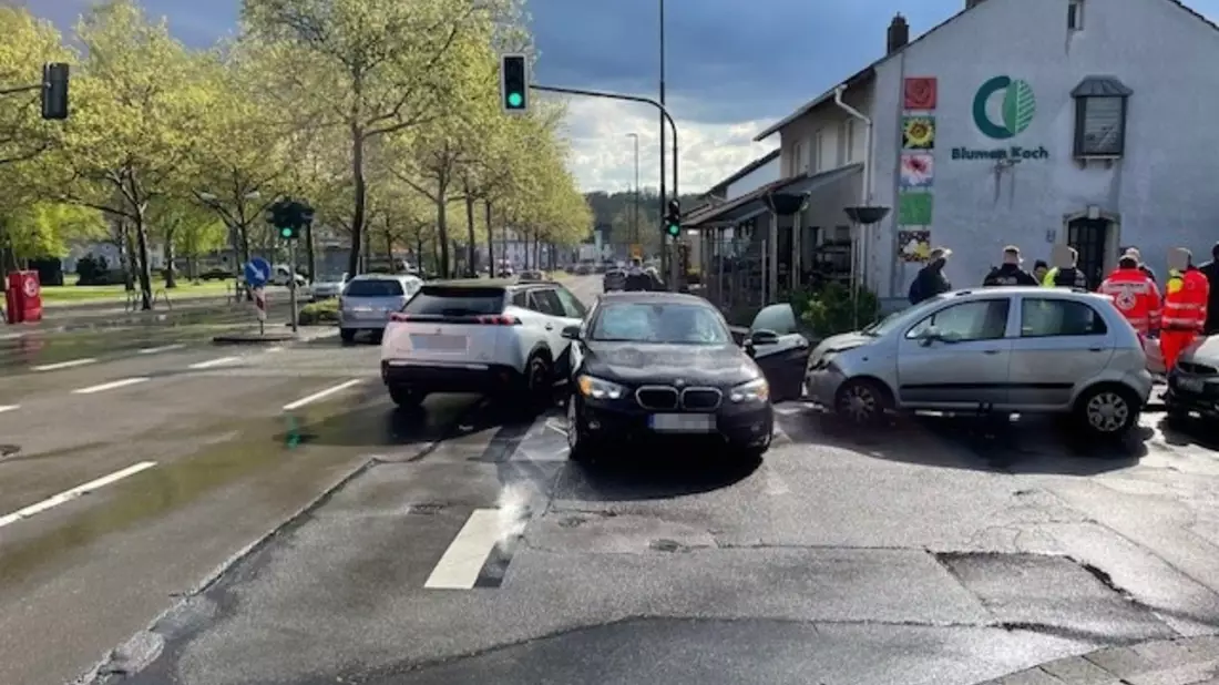 POL-PPWP: Verkehrsunfall mit drei Verletzten - Bild: presseportal.de