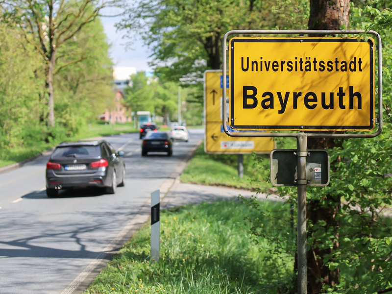 Die Polizei hat im bayerischen Bayreuth zwei Männer festgenommen, die für Russland spioniert und mögliche Anschlagsziele in Deutschland ausgekundschaftet haben sollen. - Foto: Daniel Löb/dpa