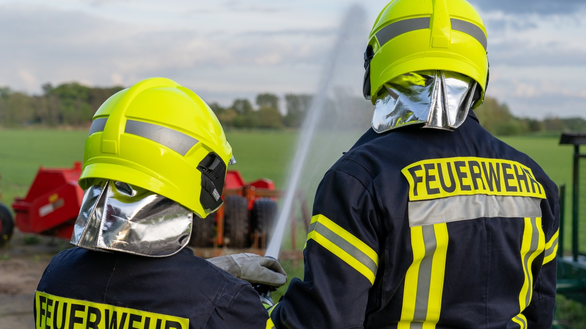 FW Flotwedel: Werkstattbrand in Neuhaus entpuppt sich als realistische Einsatzübung  - Foto: presseportal.de