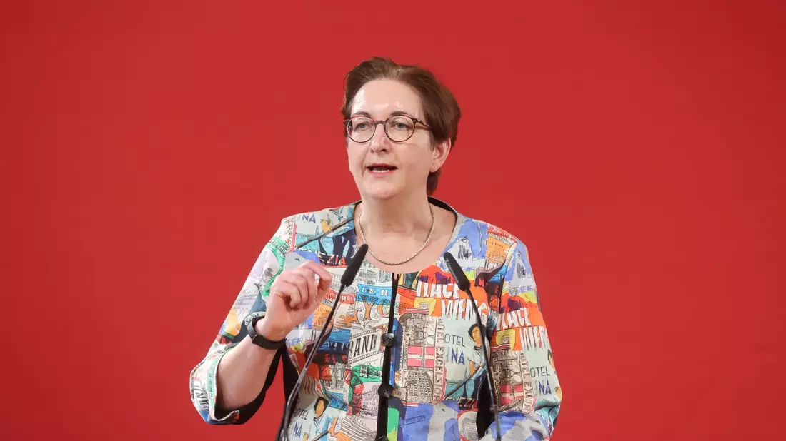 Bundesbauministerin Klara Geywitz ist mit Blick auf die demografische Entwicklung in Deutschland besorgt. - Bild: Bodo Schackow/dpa