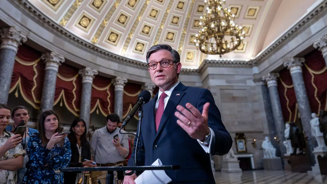 Den Vorsitzenden des Repräsentantenhauses, Mike Johnson, könnte die Abstimmung über die Ukraine-Hilfen den Job kosten. - Bild: J. Scott Applewhite/AP