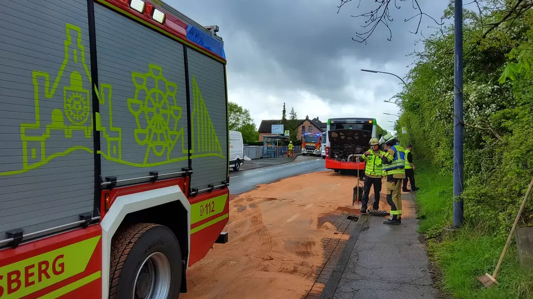 FW-EN: Massive Betriebsmittelspur durch das Stadtgebiet beschäftigt Feuerwehr - Bild: presseportal.de