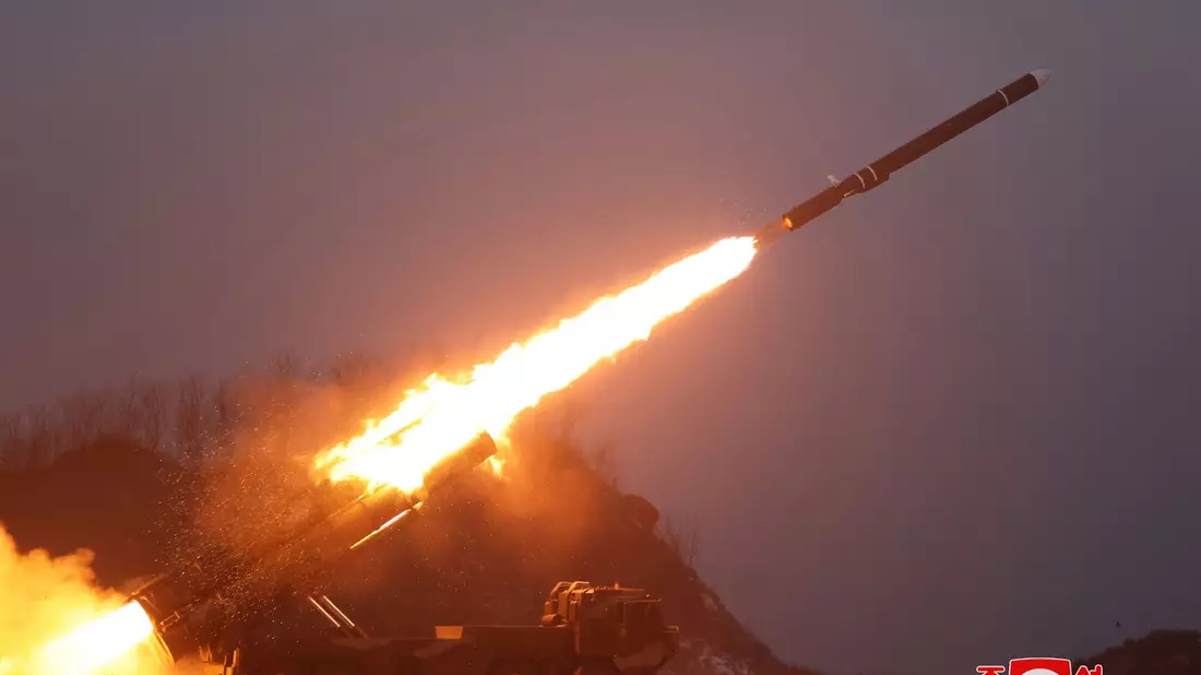 Die von der staatlichen nordkoreanischen Nachrichtenagentur KCNA zur Verfügung gestellte Aufnahme zeigt den Test eines Marschflugkörpers im Januar. - Bild: Uncredited/kcna/dpa