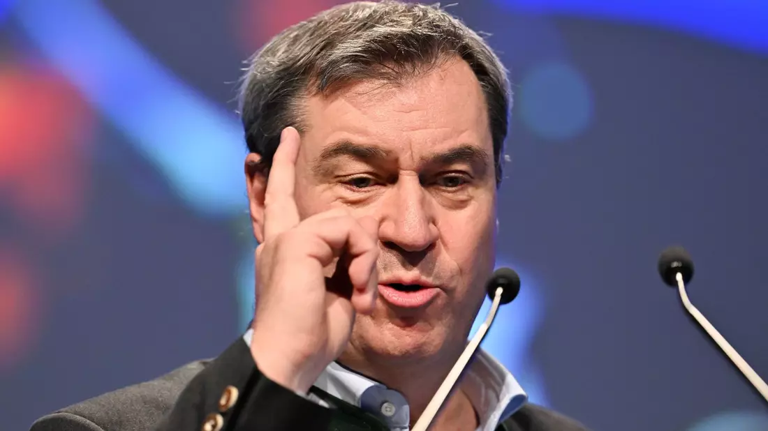 Markus Söder (CSU): «Das Verbrenner-Aus für 2035 ist falsch und muss deshalb zurückgenommen werden». - Bild: Peter Kneffel/dpa