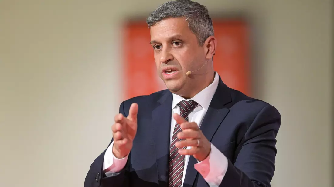 Nach Raed Salehs Niederlage als Parteichef stellt sich nun die Frage, wie es mit dem einflussreichen Politiker als Fraktionschef im Abgeordnetenhaus weitergeht. - Bild: Hannes P Albert/dpa